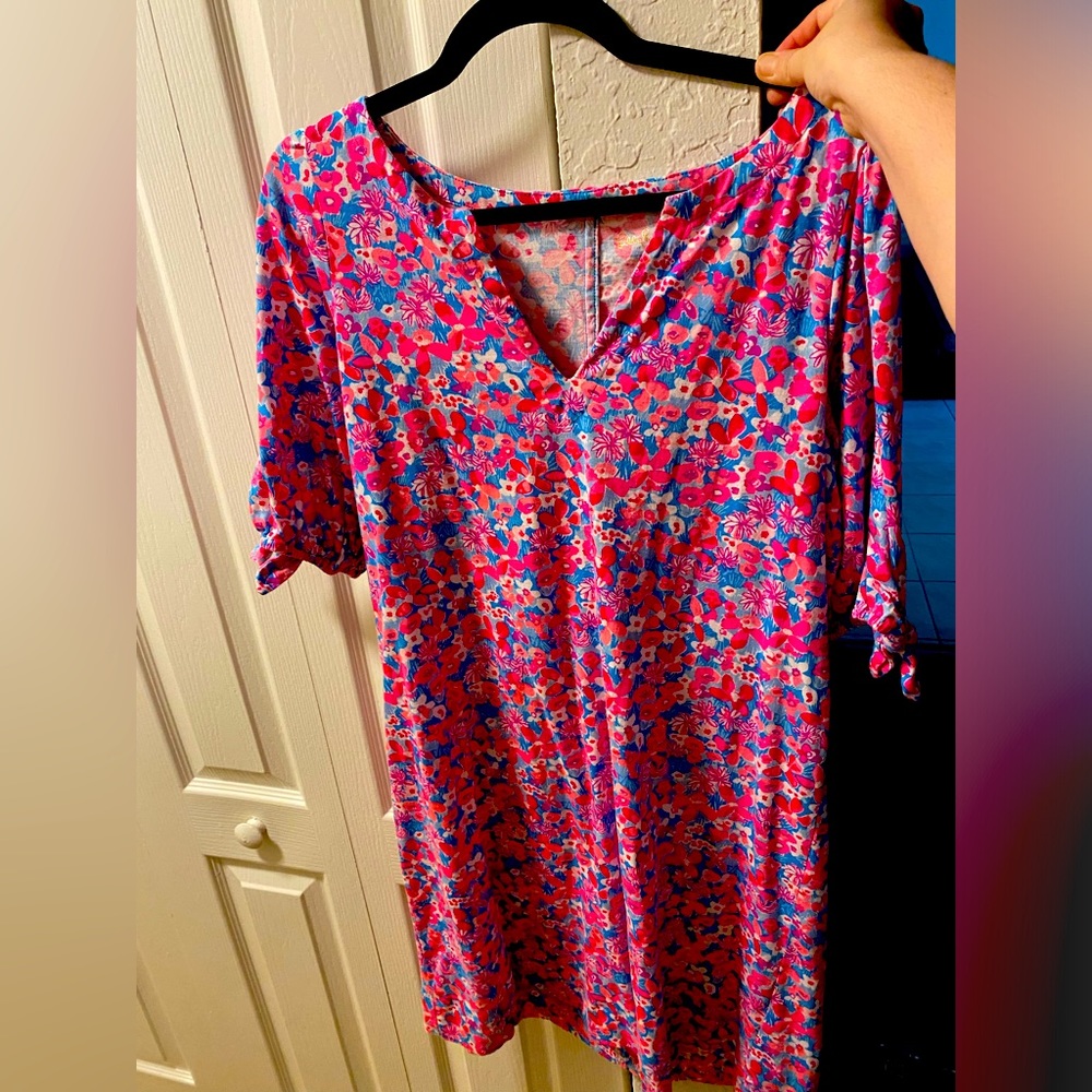 Lilly Pulitzer dress LArge. Used 1 time only. Reason selling: I lost 20pounds
